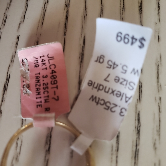 Gorgeous Tanzanite Ring - Picture 8 of 9